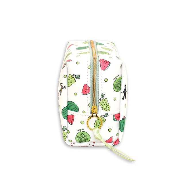 「ボックスポーチ」明石国行・蛍丸・愛染国俊 2,970円（税込）（C）2015 EXNOA LLC/Nitroplus