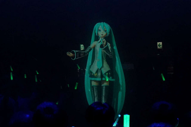 まずは初音ミクのライブから始まった5周年イベント