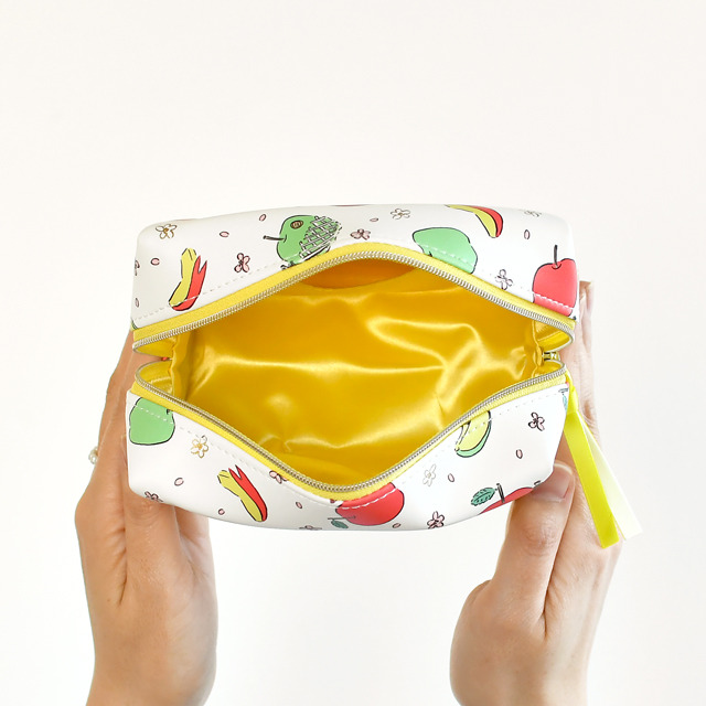 「ボックスポーチ」鶯丸・大包平 2,970円（税込）（C）2015 EXNOA LLC/Nitroplus