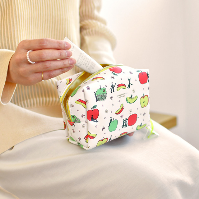 「ボックスポーチ」鶯丸・大包平 2,970円（税込）（C）2015 EXNOA LLC/Nitroplus