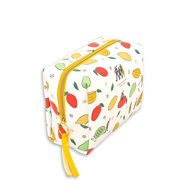 「ボックスポーチ」長曽祢虎徹・蜂須賀虎徹 ・浦島虎徹 2,970円（税込）（C）2015 EXNOA LLC/Nitroplus