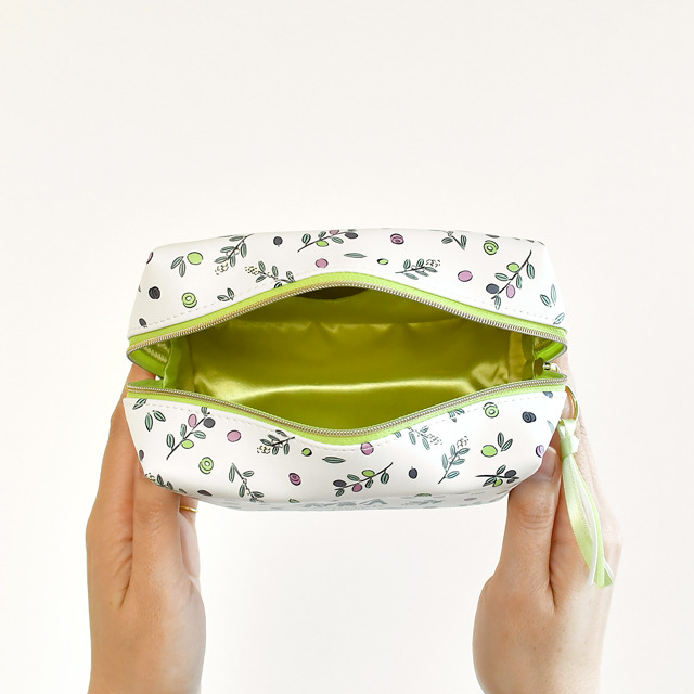 「ボックスポーチ」御手杵・日本号・蜻蛉切 2,970円（税込）（C）2015 EXNOA LLC/Nitroplus