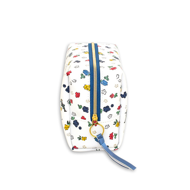 「ボックスポーチ」燭台切光忠・大般若長光・小竜景光 ・謙信景光・小豆長光 2,970円（税込）（C）2015 EXNOA LLC/Nitroplus