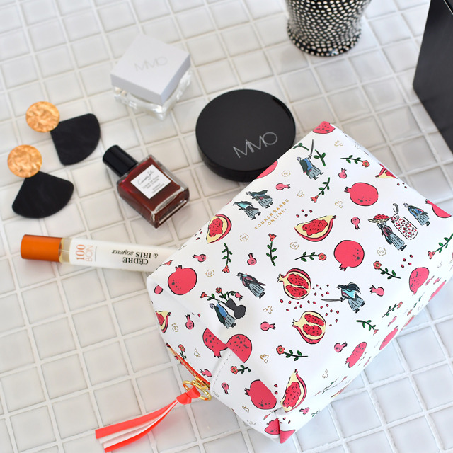 「ボックスポーチ」和泉守兼定・歌仙兼定 2,970円（税込）（C）2015 EXNOA LLC/Nitroplus