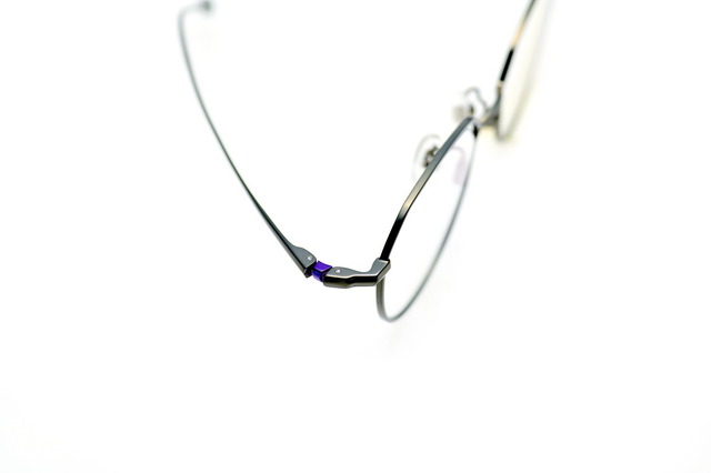 「JINS×EVANGELION」初号機メガネ　12,000円（税別）