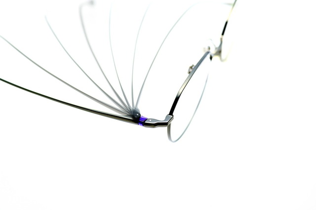 「JINS×EVANGELION」初号機メガネ　12,000円（税別）