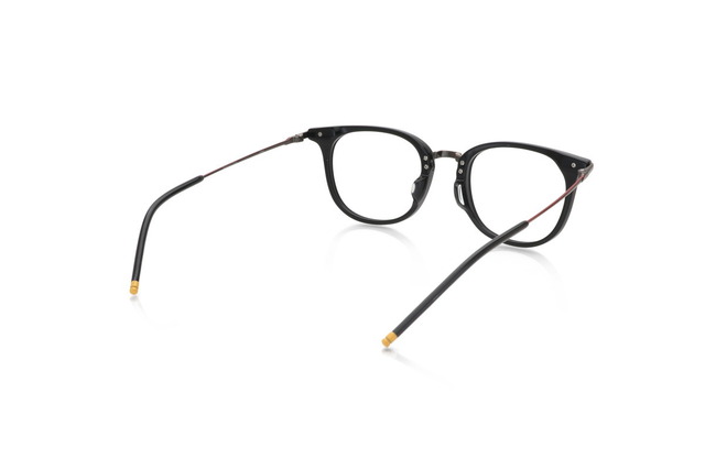 「JINS×EVANGELION」2号機メガネ　12,000円（税別）