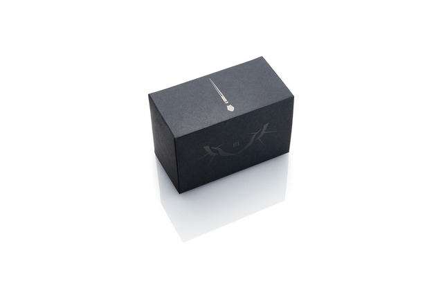 「JINS×EVANGELION」初号機サングラス　12,000円（税別）