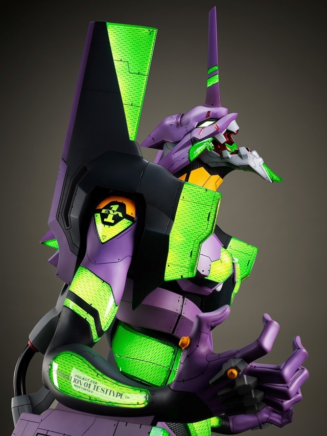 「エヴァンゲリオン初号機 ヒューマンスケールフィギュア 」3,003,000円（税込）（C）カラー