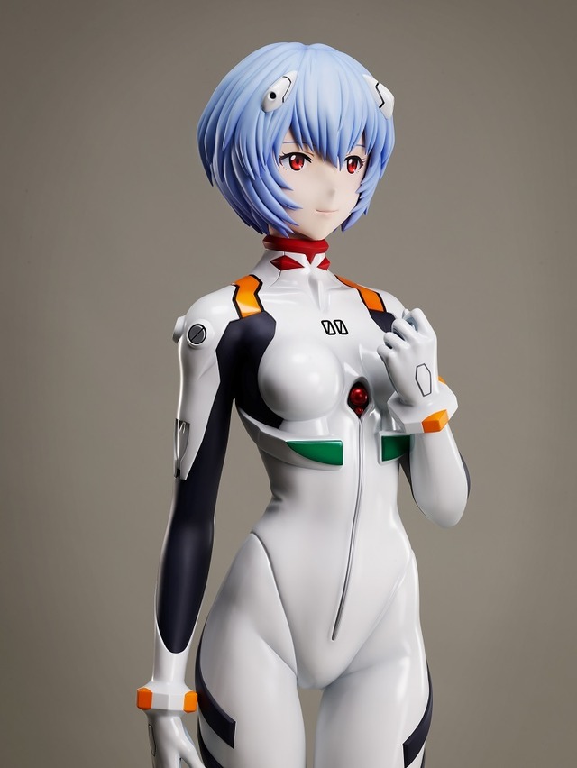 「綾波レイ 1/1スケール 等身大フィギュア」1,815,000円（税込）（C）カラー
