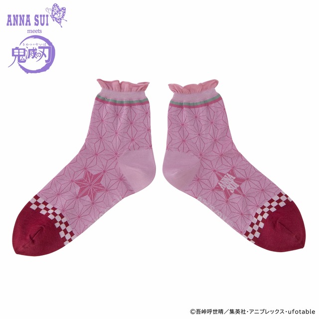 「鬼滅の刃×ANNA SUI　ソックス　竈門禰豆子」2,750円（税込）（C）吾峠呼世晴／集英社・アニプレックス・ufotable