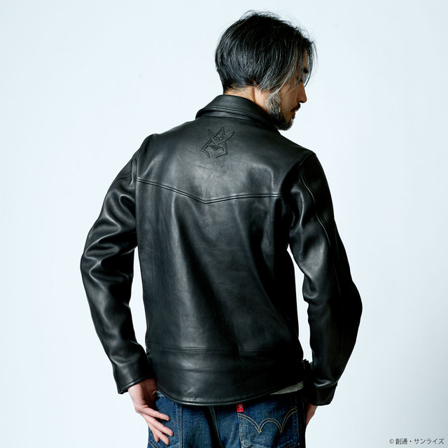 「STRICT-G SEVESKIG 『機動戦士ガンダム』ダブルライダースジャケット シャアモデル」162,800円（税込／送料・手数料別途）（C）創通・サンライズ