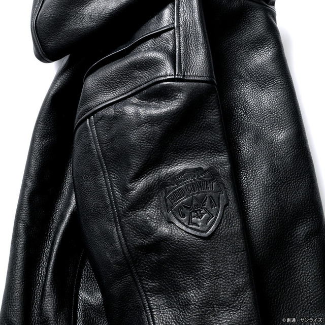 「STRICT-G SEVESKIG 『機動戦士ガンダム』フーディライダースジャケット シャアモデル」140,800円（税込／送料・手数料別途）（C）創通・サンライズ