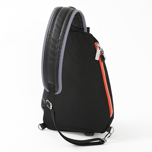 「『機動戦艦ナデシコ』コラボレーション　バッグ」15,180円（税込）（C）Production I.G／ナデシコ製作委員会・テレビ東京