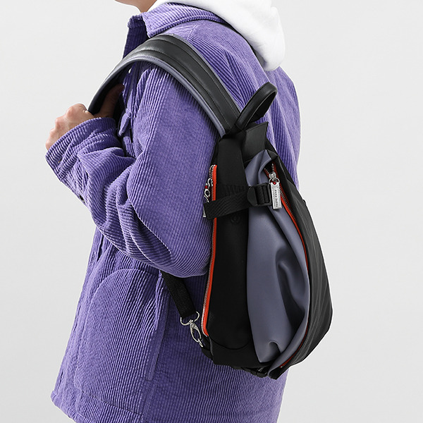 「『機動戦艦ナデシコ』コラボレーション　バッグ」15,180円（税込）（C）Production I.G／ナデシコ製作委員会・テレビ東京