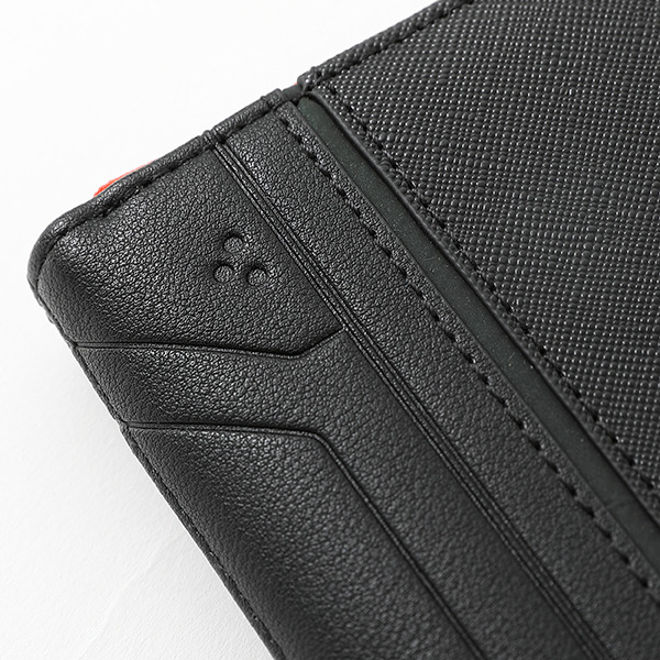 「『機動戦艦ナデシコ』コラボレーション　財布」11,880円（税込）（C）Production I.G／ナデシコ製作委員会・テレビ東京