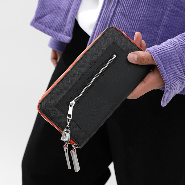 「『機動戦艦ナデシコ』コラボレーション　財布」11,880円（税込）（C）Production I.G／ナデシコ製作委員会・テレビ東京