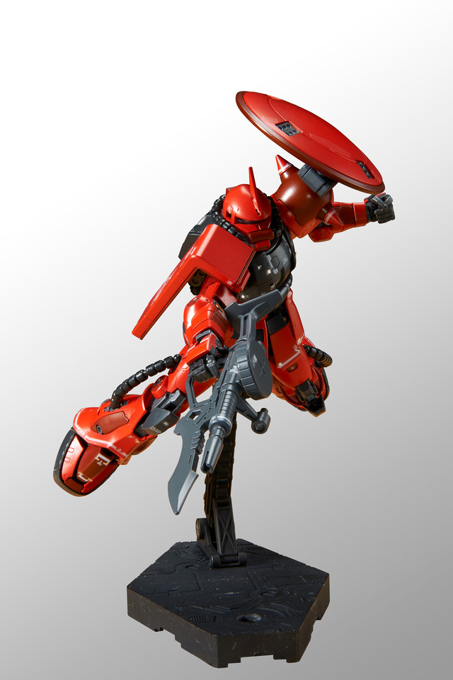 『ガンダムビルドリアル』「シャアザク」（BASED GUNPLA：RG 1/144 MS-06S シャア専用ザクII）（C）創通・サンライズ