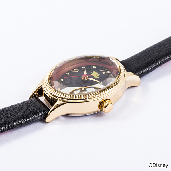 『ディズニーツイステッドワンダーランド』デザイン腕時計 スカラビア寮デザイン各15,180円(税込)（C）Disney