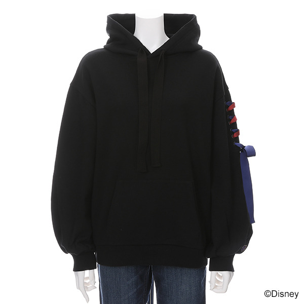 『ディズニーツイステッドワンダーランド』デザインパーカー ポムフィオーレ寮デザイン各10,780円(税込)（C）Disney