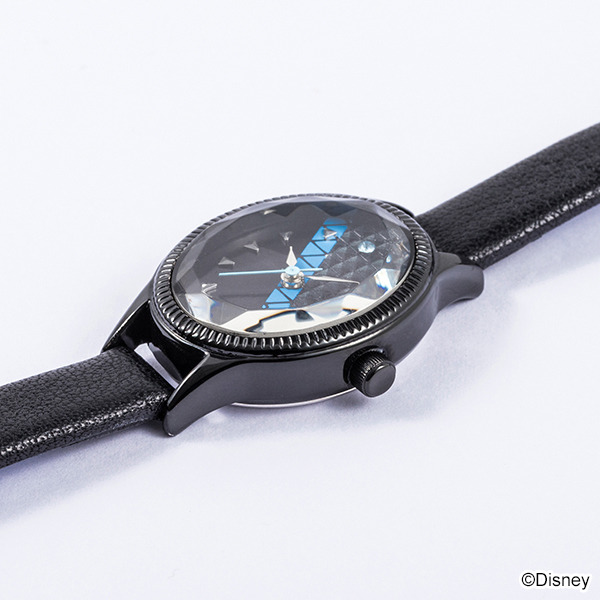 『ディズニーツイステッドワンダーランド』デザイン腕時計 イグニハイド寮デザイン各15,180円(税込)（C）Disney