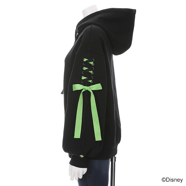 『ディズニーツイステッドワンダーランド』デザインパーカー ディアソムニア寮デザイン各10,780円(税込)（C）Disney