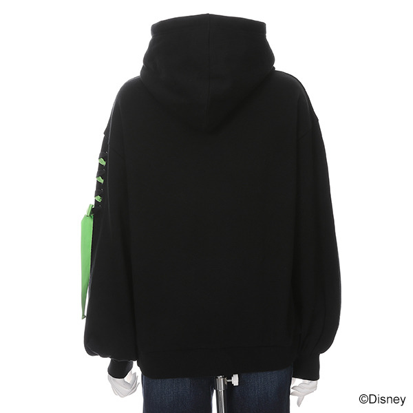 『ディズニーツイステッドワンダーランド』デザインパーカー ディアソムニア寮デザイン各10,780円(税込)（C）Disney