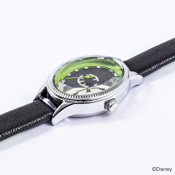 『ディズニーツイステッドワンダーランド』デザイン腕時計 ディアソムニア寮デザイン各15,180円(税込)（C）Disney