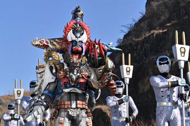 『「機界戦隊ゼンカイジャー」スピンオフ ゼンカイレッド大紹介！』（C）2021 「『機界戦隊ゼンカイジャー』スピンオフゼンカイレッド大紹介！」製作委員会（C）2021 テレビ朝日・東映AG・東映