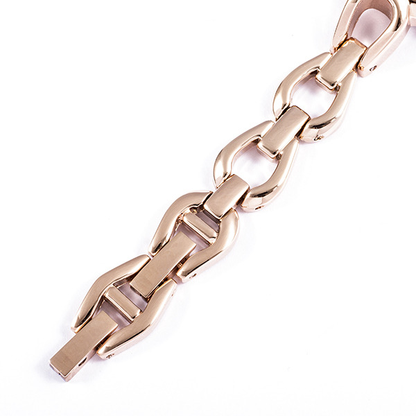 『刀剣乱舞-ONLINE-』コラボレーション 腕時計「乱藤四郎モデル」（C）2015 EXNOA LLC/Nitroplus