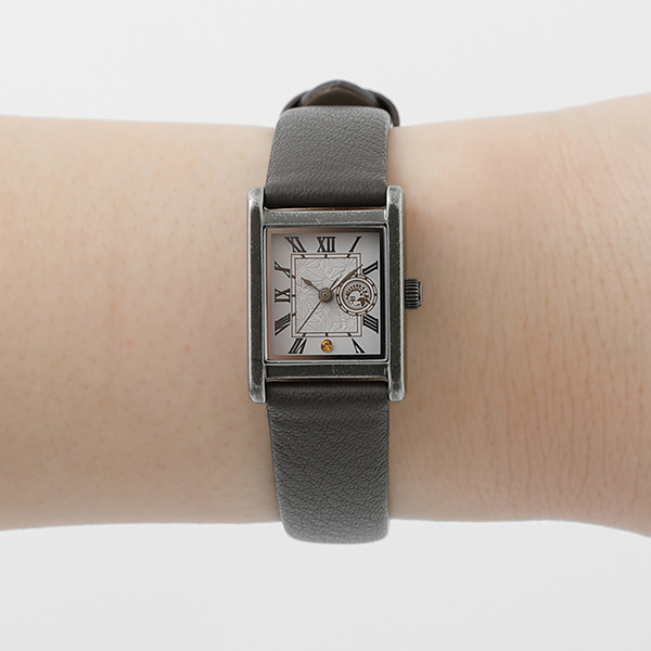 『刀剣乱舞-ONLINE-』コラボレーション 腕時計「平野藤四郎モデル」（C）2015 EXNOA LLC/Nitroplus