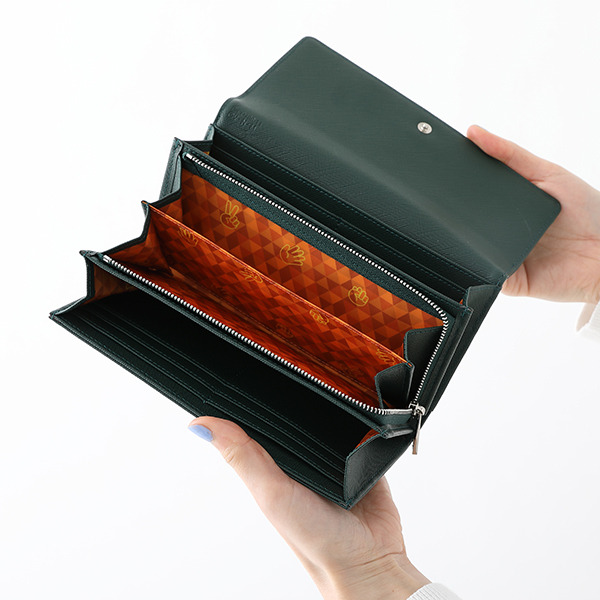 ゴン=フリークス モデル長財布／各11,880円(税込)（C）P98-21 （C）V・N・M