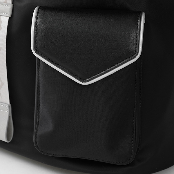 キルア=ゾルディック モデルバッグ／各15,180円(税込)（C）P98-21 （C）V・N・M