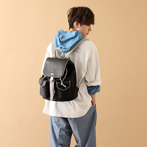 キルア=ゾルディック モデルバッグ／各15,180円(税込)（C）P98-21 （C）V・N・M