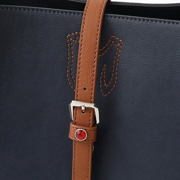 クラピカ モデルバッグ／各15,180円(税込)（C）P98-21 （C）V・N・M