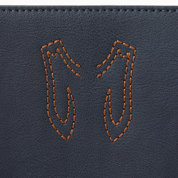 クラピカ モデルバッグ／各15,180円(税込)（C）P98-21 （C）V・N・M