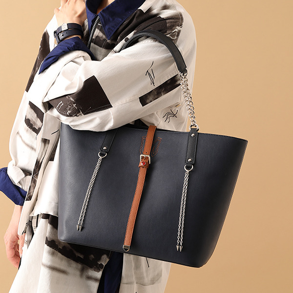 クラピカ モデルバッグ／各15,180円(税込)（C）P98-21 （C）V・N・M