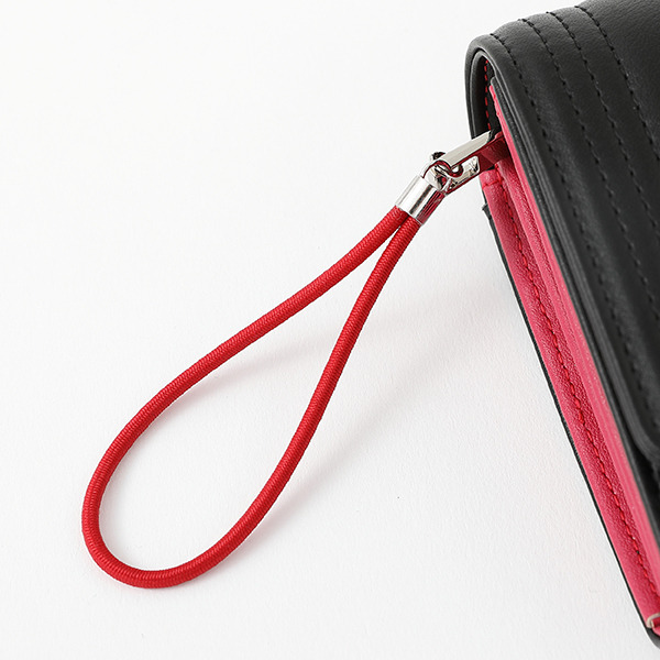 ヒソカ モデル長財布／各11,880円(税込)（C）P98-21 （C）V・N・M