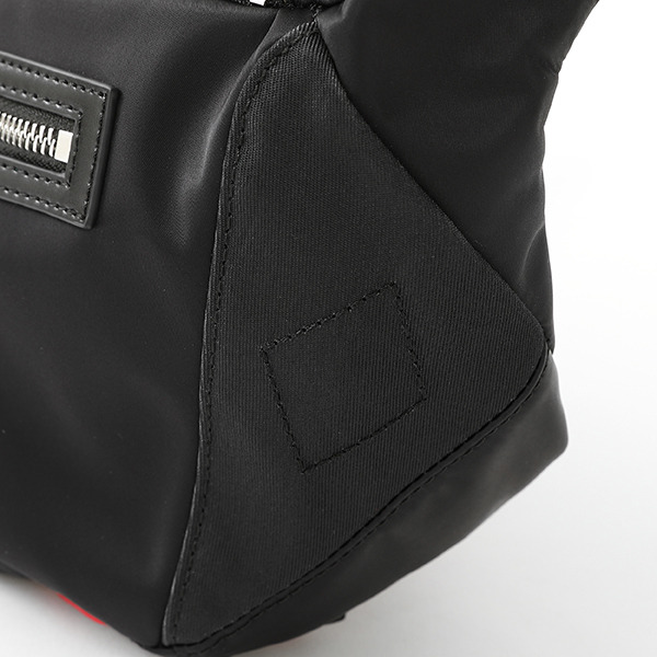 ヒソカ モデル バッグ／14,080円（C）P98-21 （C）V・N・M