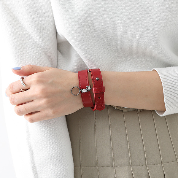 ヒソカ モデルブレスレット／各10,780円(税込)（C）P98-21 （C）V・N・M