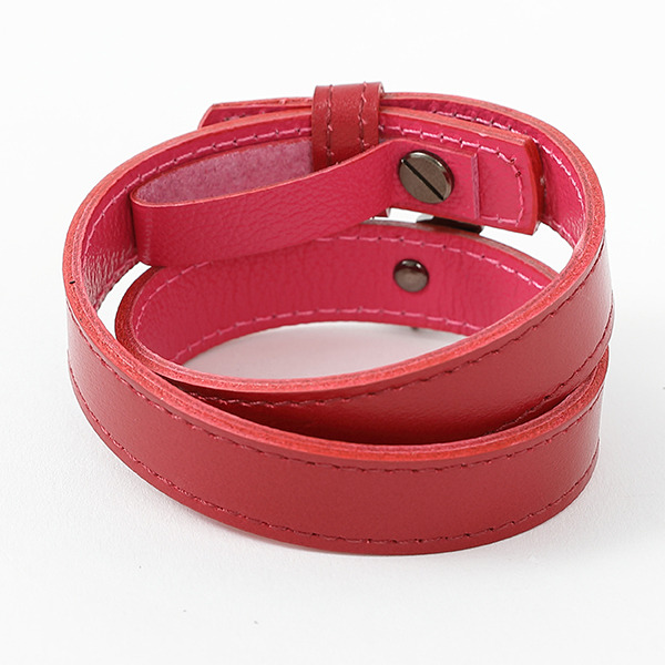 ヒソカ モデルブレスレット／各10,780円(税込)（C）P98-21 （C）V・N・M