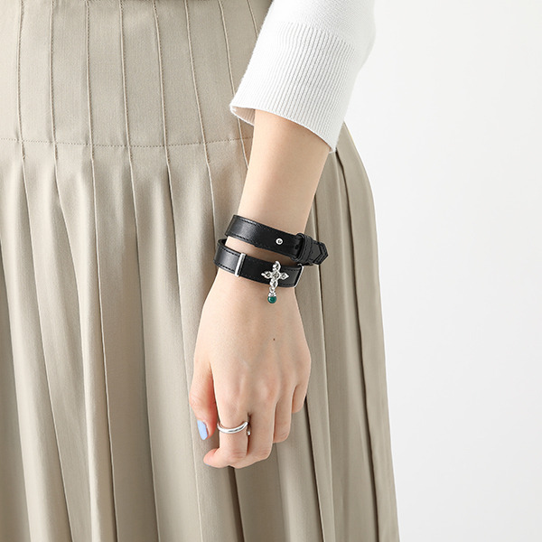 クロロ=ルシルフル モデルブレスレット／各10,780円(税込)（C）P98-21 （C）V・N・M