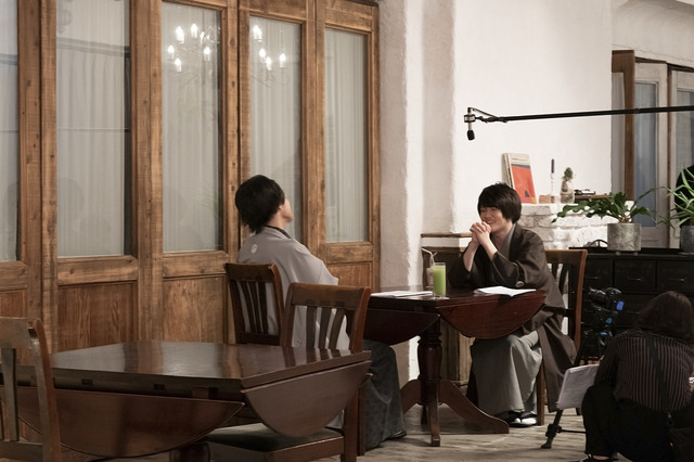 『僕ら的には理想の落語』第13話撮影時オフショット（C）ぼくらく