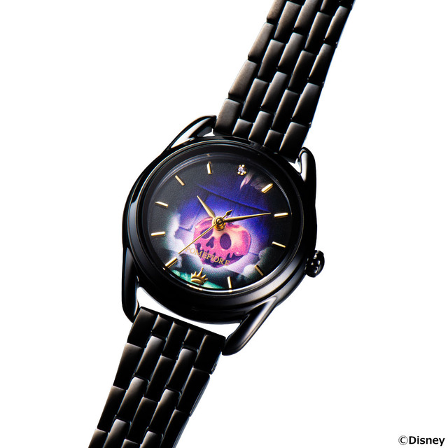 「『ディズニー ツイステッドワンダーランド』腕時計」各36,300円（税込）(C)Disney