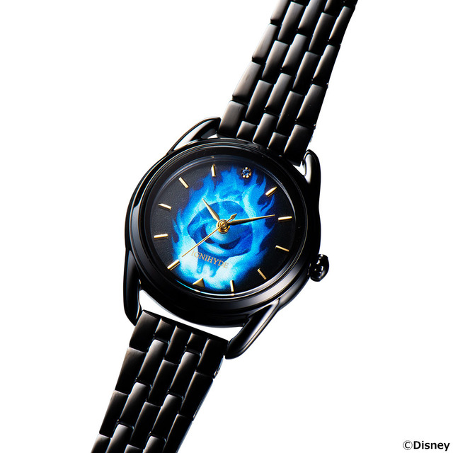 「『ディズニー ツイステッドワンダーランド』腕時計」各36,300円（税込）(C)Disney