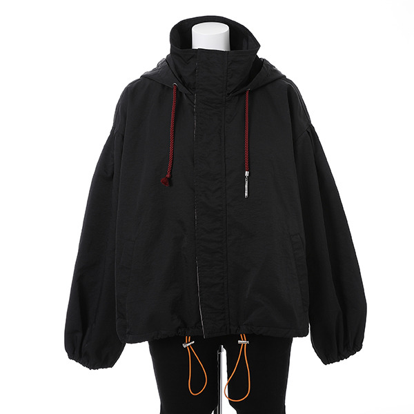 「竈門禰豆子 モデル ブルゾン」17,380円（税込）（C）吾峠呼世晴／集英社・アニプレックス・ufotable