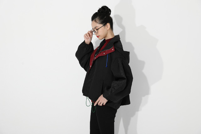 「冨岡義勇 モデル ブルゾン」17,380円（税込）（C）吾峠呼世晴／集英社・アニプレックス・ufotable