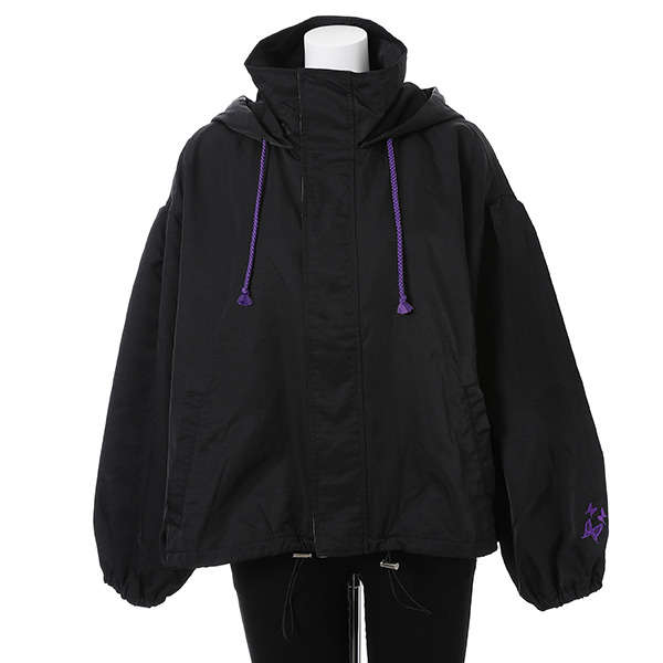 「胡蝶しのぶ モデル ブルゾン」17,380円（税込）（C）吾峠呼世晴／集英社・アニプレックス・ufotable