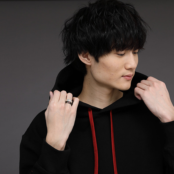 阿良々木暦モデル リングセット 12,980円(税込)（C）西尾維新／講談社・アニプレックス・シャフト （R）KODANSHA