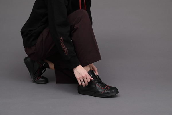 阿良々木暦モデル 着用イメージ（C）西尾維新／講談社・アニプレックス・シャフト （R）KODANSHA